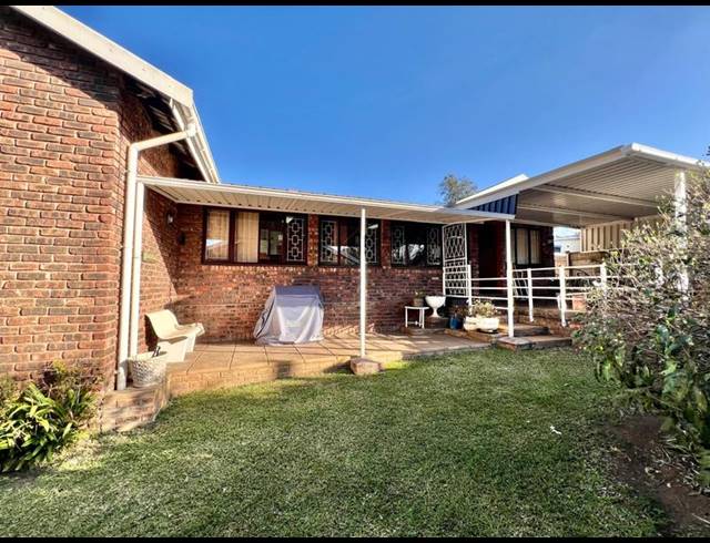 3 BEDROOM HOUSE FOR SALE IN PELHAM